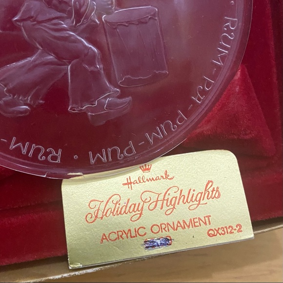 Vintage 1977 Hallmark Holiday Highlights Drummer Boy Acrylic Ornament - Picture 3 of 9
